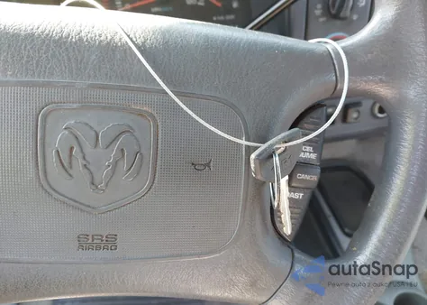 2000 Dodge Durango из США, поврежденный, VIN 1B4HR28Z8YF179126